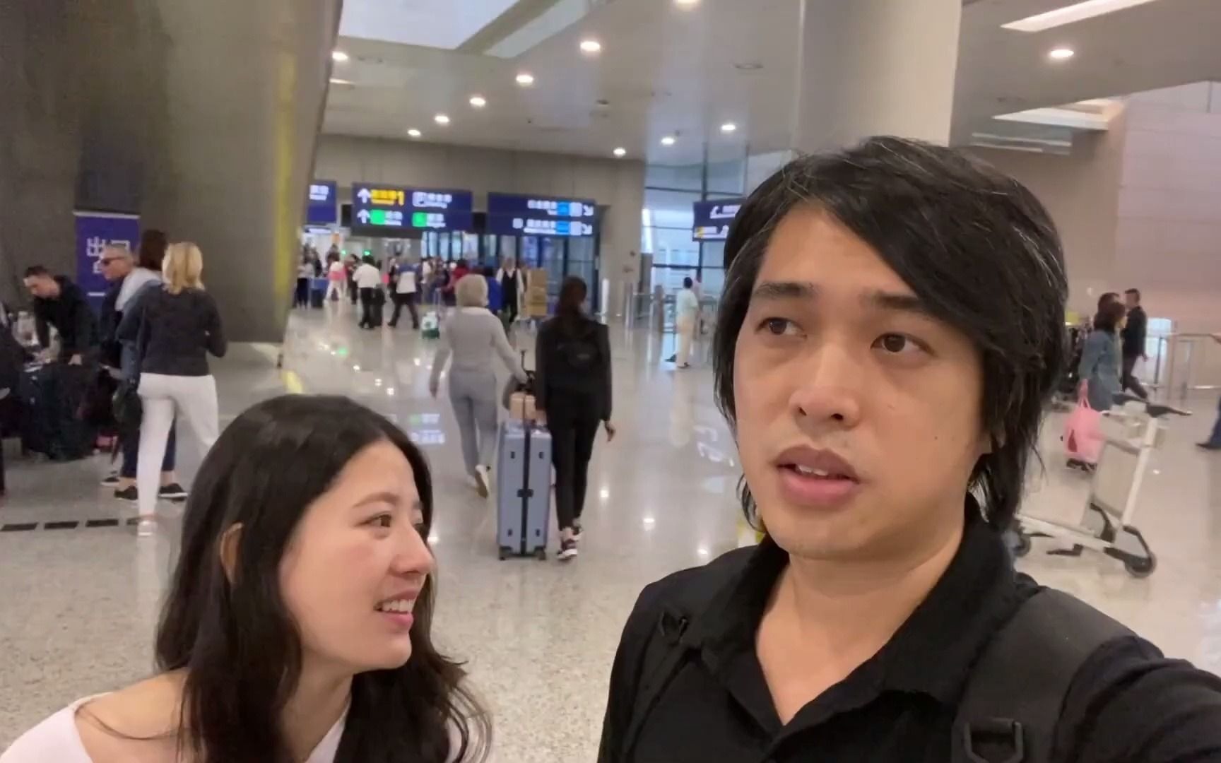 台湾人来大陆，一下飞机就惊呆了，当场打脸！