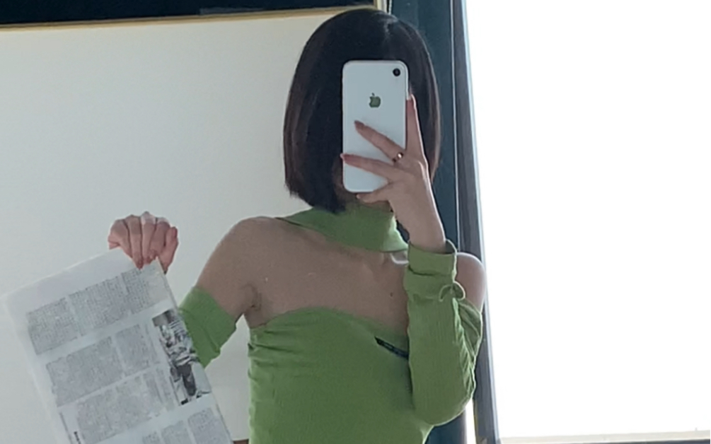 脚尖呢，依然是透明的设计。