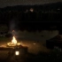 湖边篝火 - 噼啪作响的火声_篝火、蟋蟀和青蛙的声音 8 小时