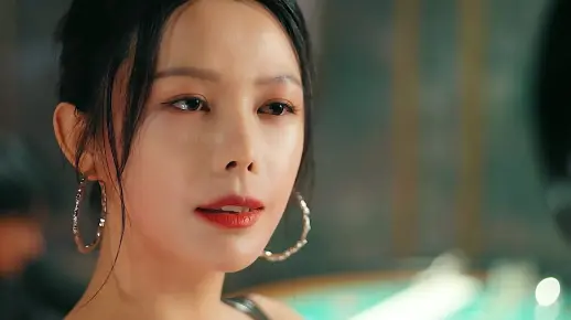 《千金一掷》妖娆的尚娜又出新片了,就这夺命腿谁能抵抗得住?