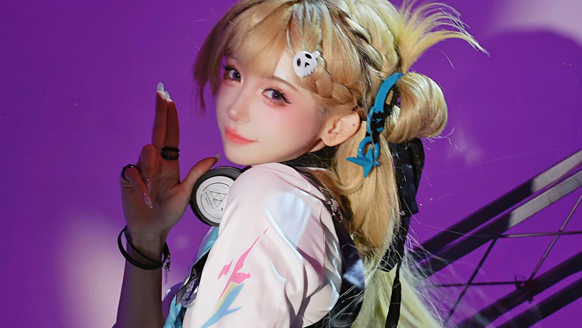 “别解释了，快上车！”