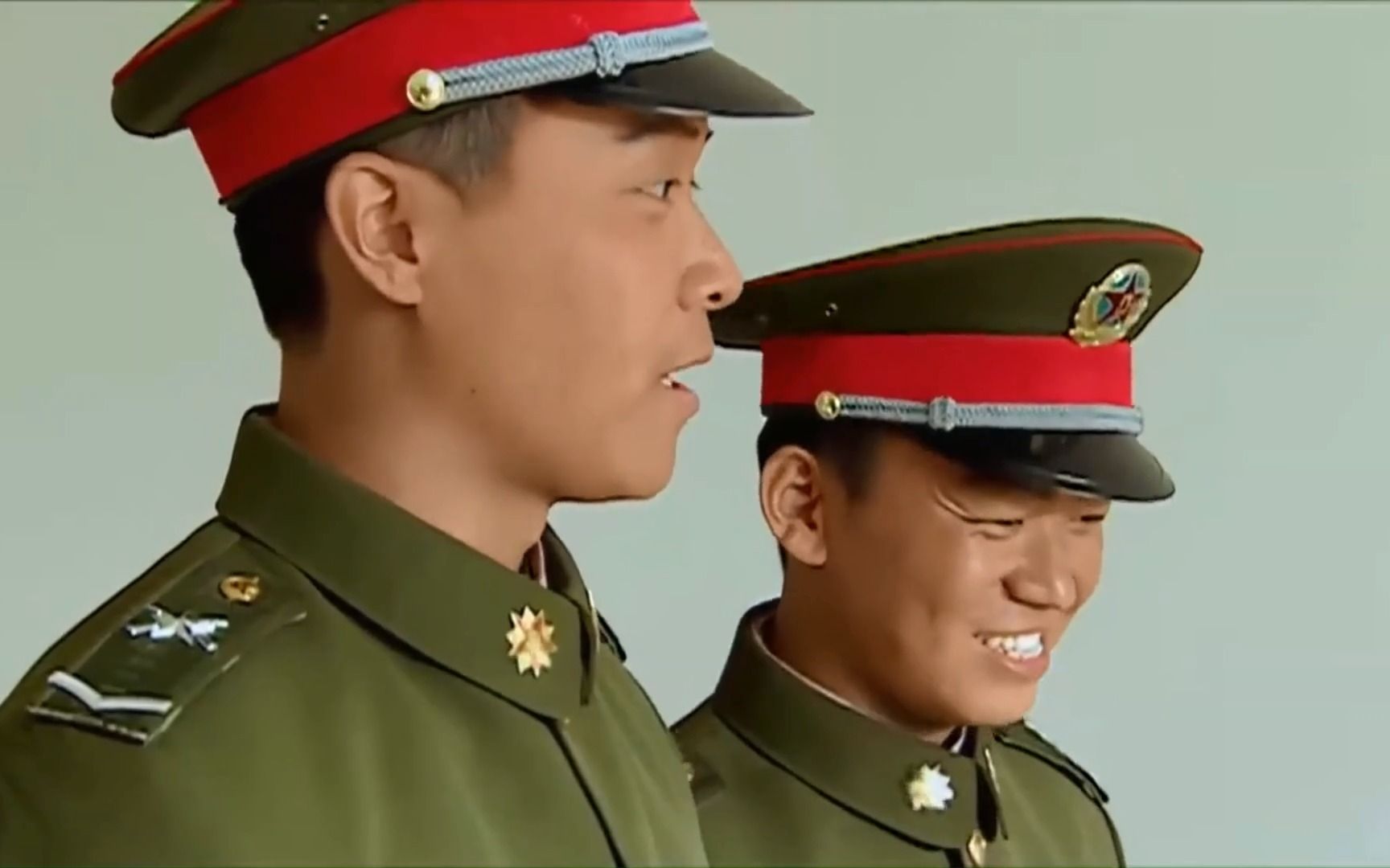 影视:许三多极度自卑,还不知道自己成了兵王人选,早已非同凡响_1