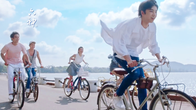 【华晨宇】<em class="keyword">六神</em>广告系列合辑：更新《这夏起风了》（尽量1080P）