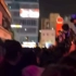 韩国梨泰院踩踏事件第一视角，隔着屏幕都心里不得劲