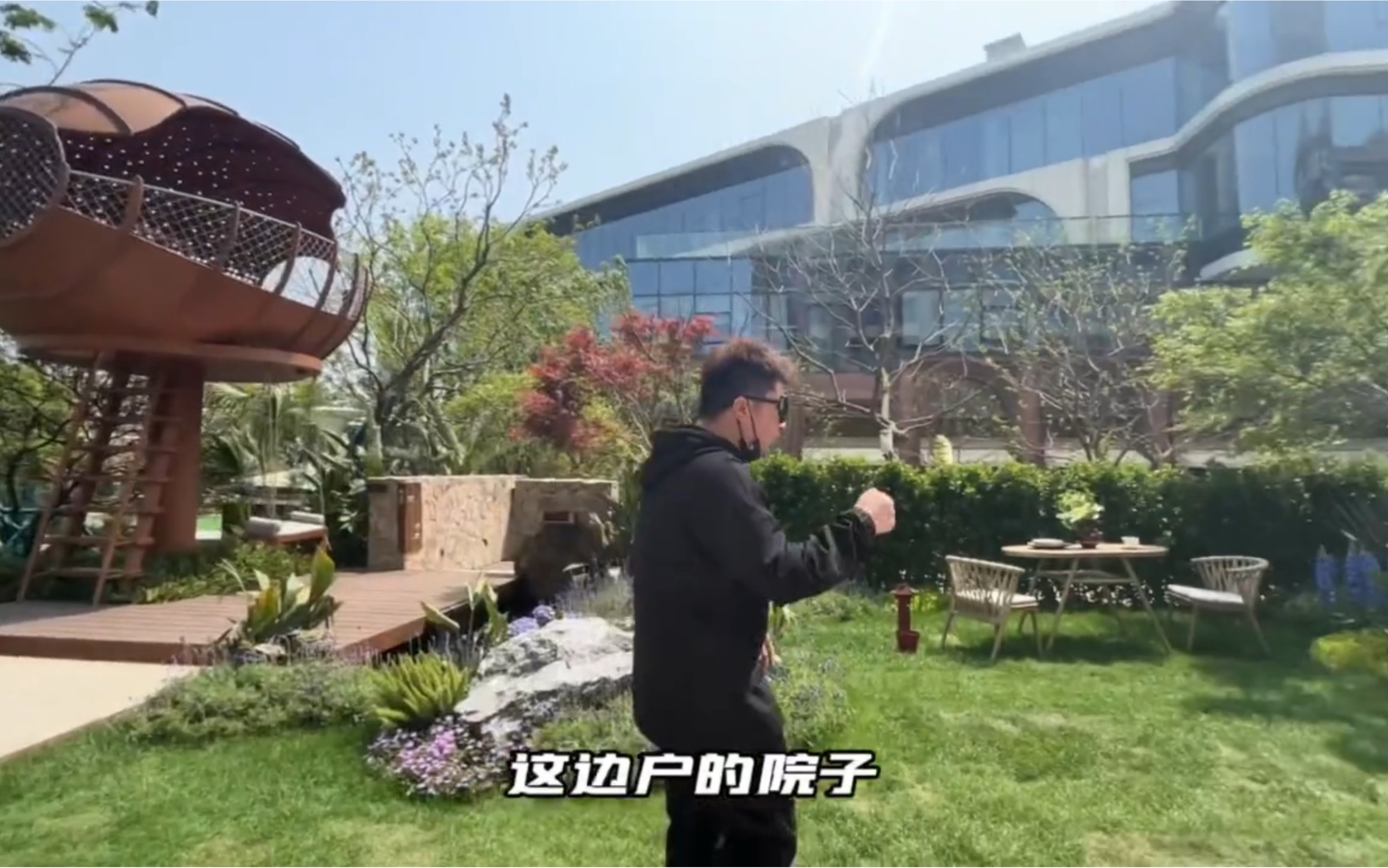 武汉小别墅，总价200万，140平有天有地有花园