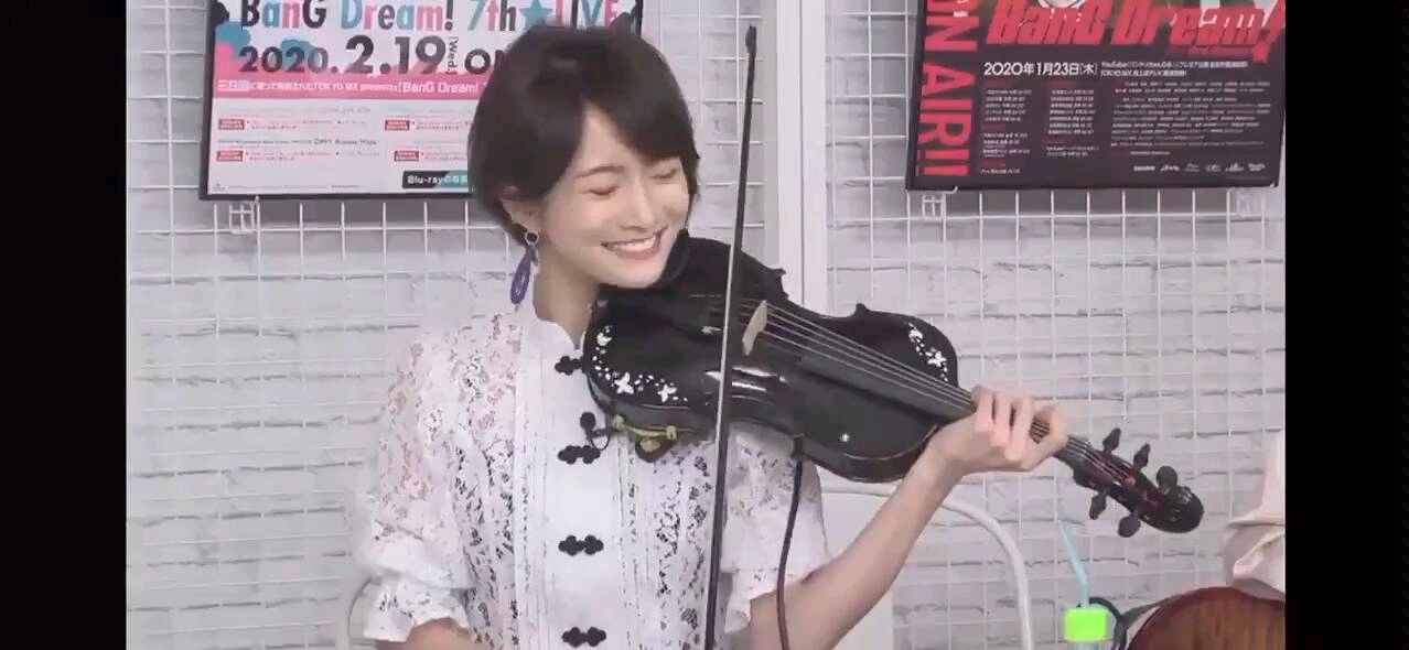Ayasa演奏的酷炫小提琴