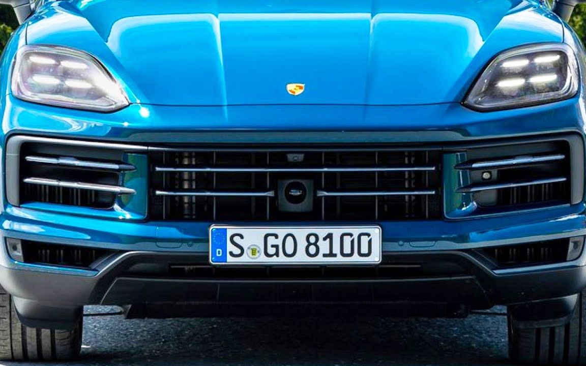 汽车：2024 保时捷卡宴（蒙特哥蓝色金属）内饰， 外观， 驾驶