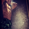 肌肉男就应该洗冷水澡