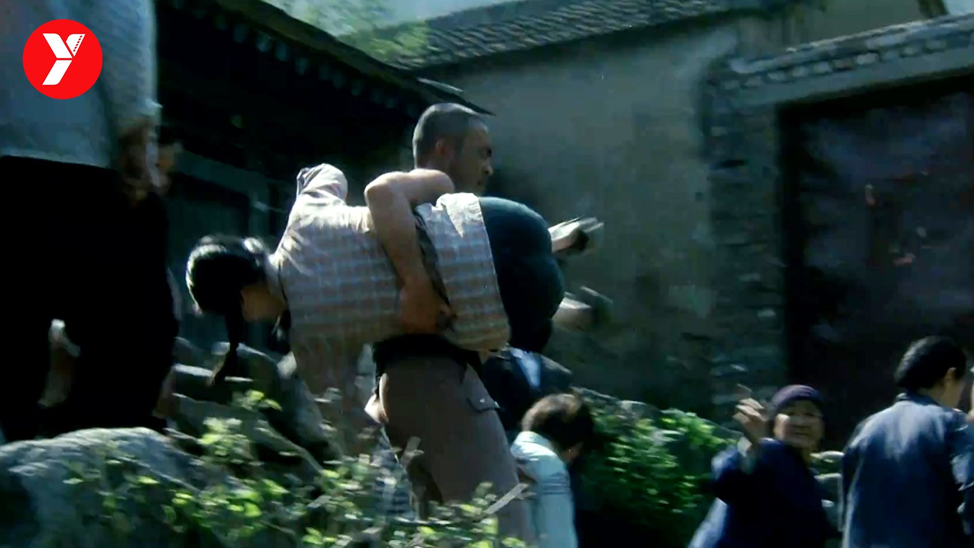 【越哥】给强奸犯立功德碑，这部农村题材电影太猛了，看得我头皮发麻！