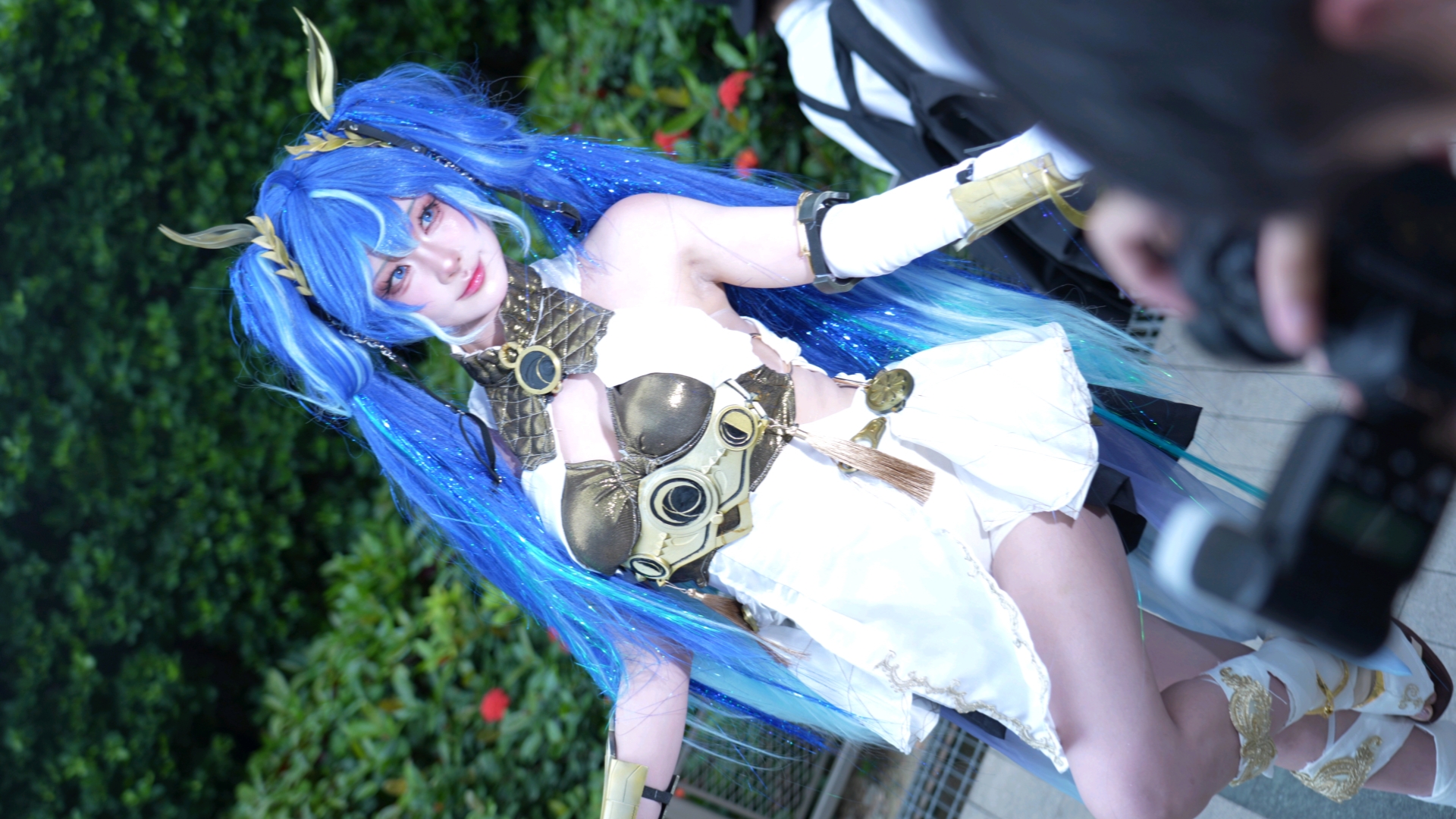 [Uno Cos] - Fearless of the wind and rain, Upper Precinct takes brothers to Comic-Con