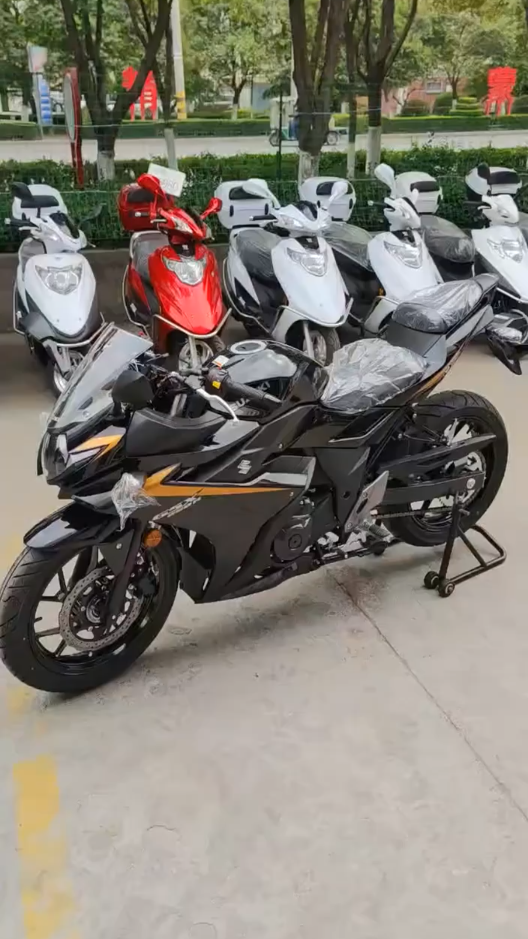 22款gsx250r黑武士