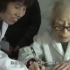 98岁坐诊，70年不开超百元药方，“抠门”神医胡佩兰