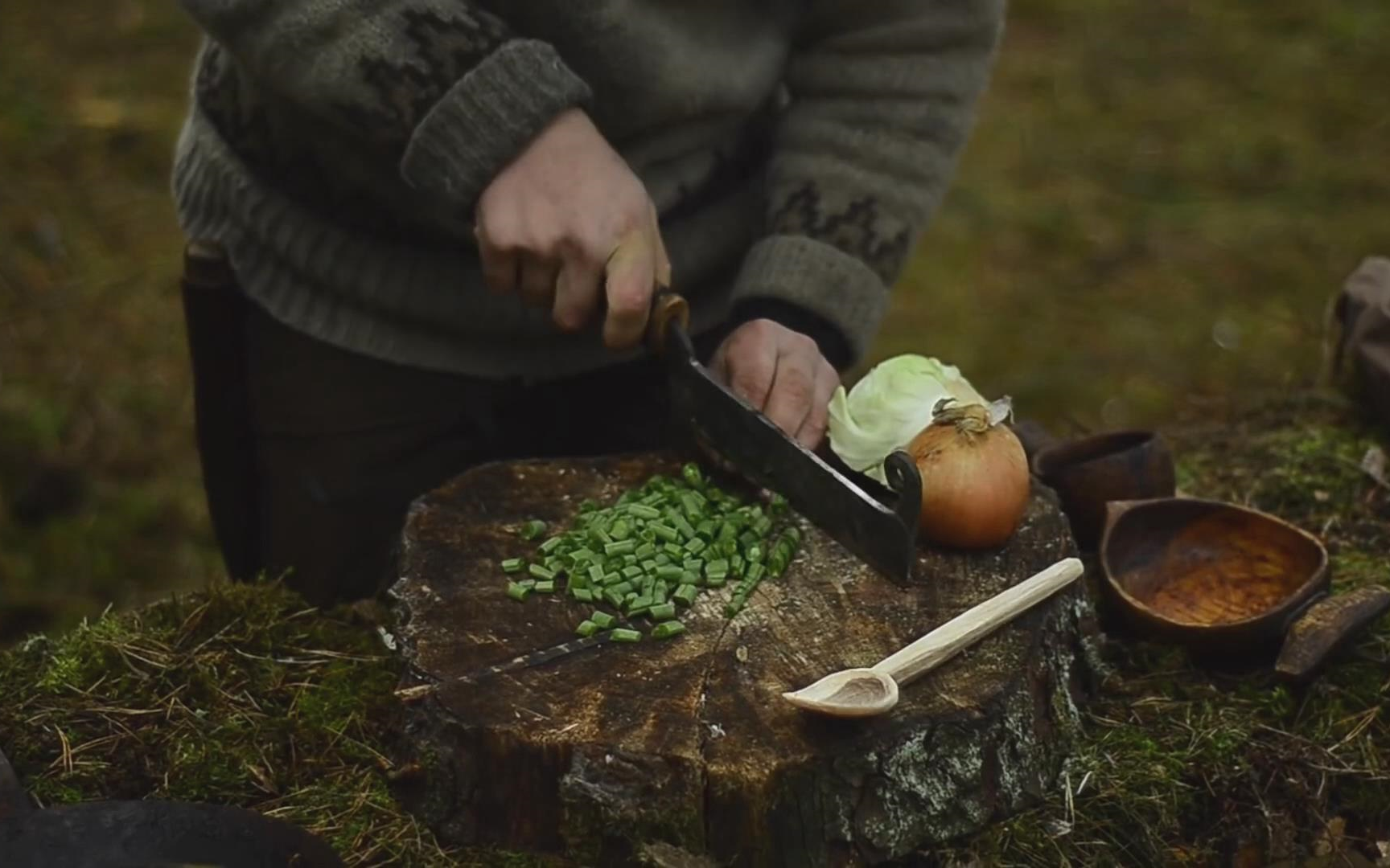 bushcraft露营帐篷炉挖勺桌子制作吊架驯鹿皮勾刀雅库特刀在野字幕组