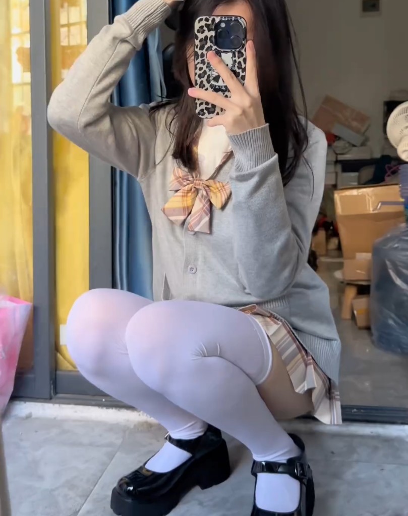 You can always trust the jk white socks.