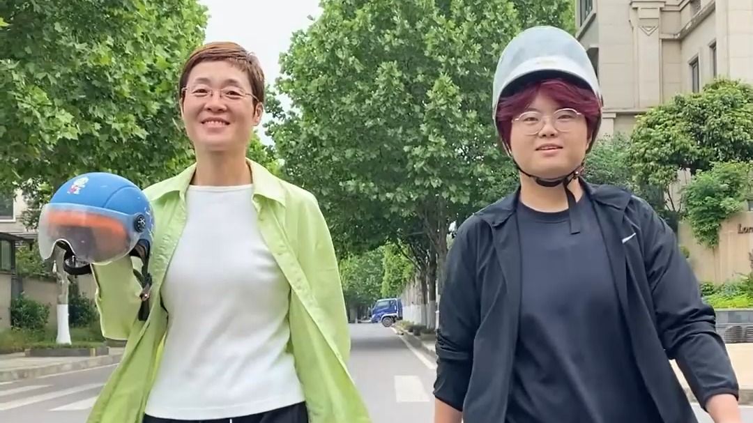 今天不讲课了，今天骑个电瓶车