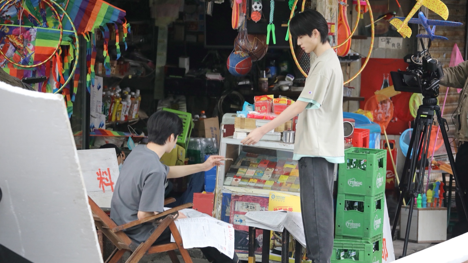 一起去更远的地方看更亮的光吧一起等雨停