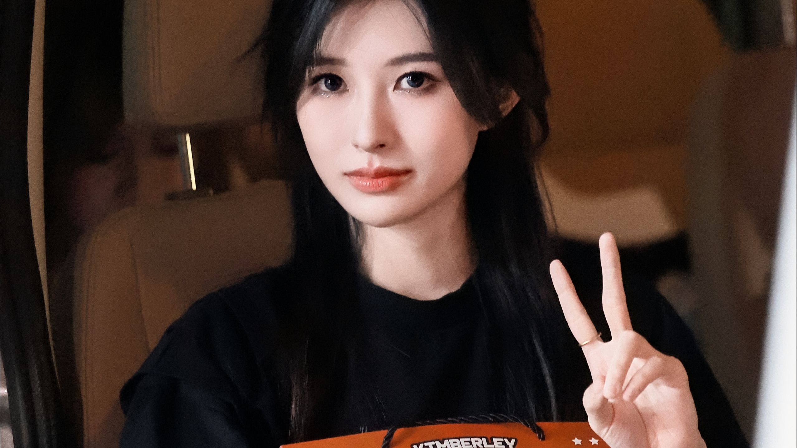 Wen Ruoqi 250913 "Paradox Body" "Hertz Resonance" Focus [4k60p]