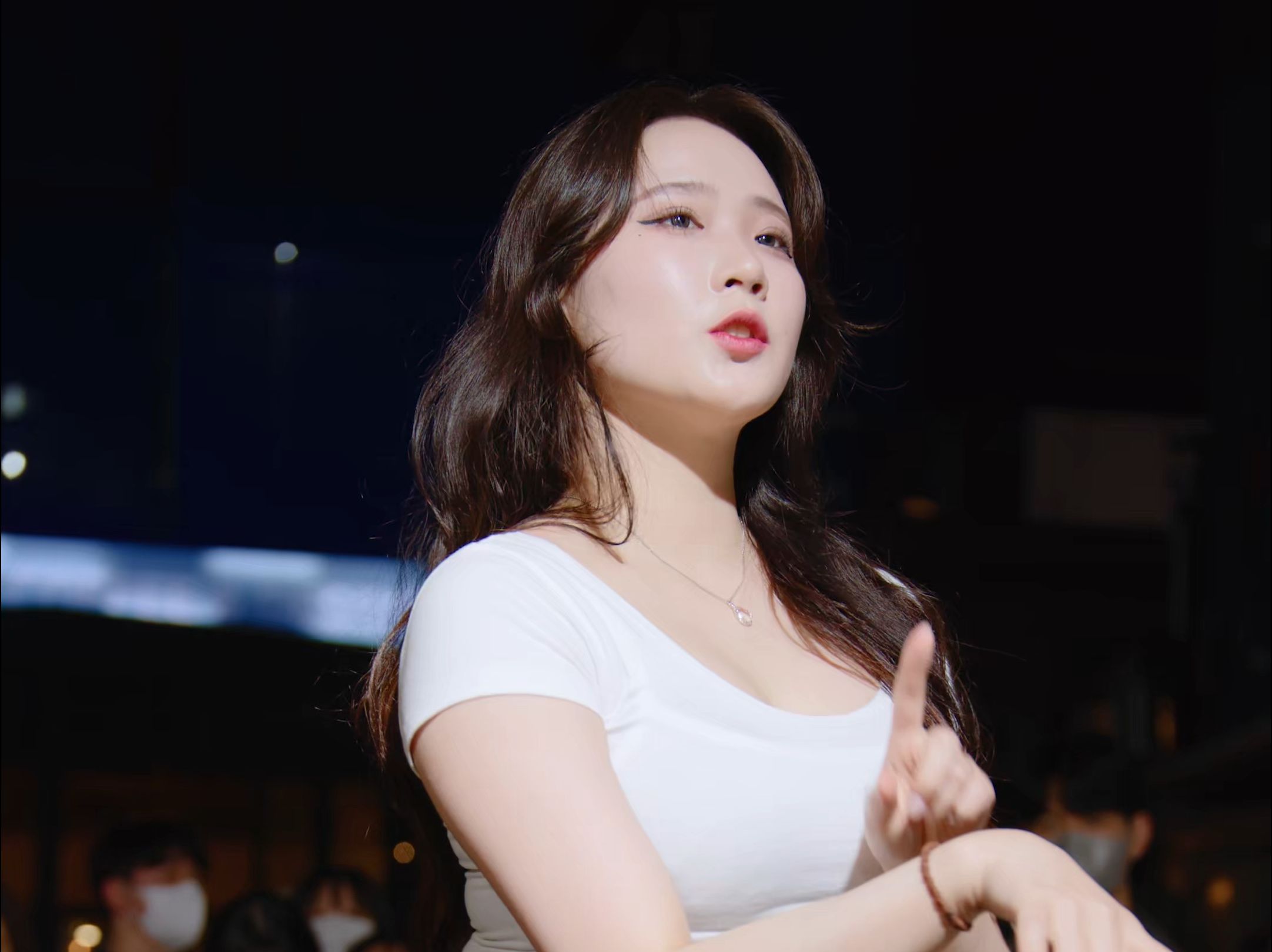 Jung In, Queendom, Outdoor