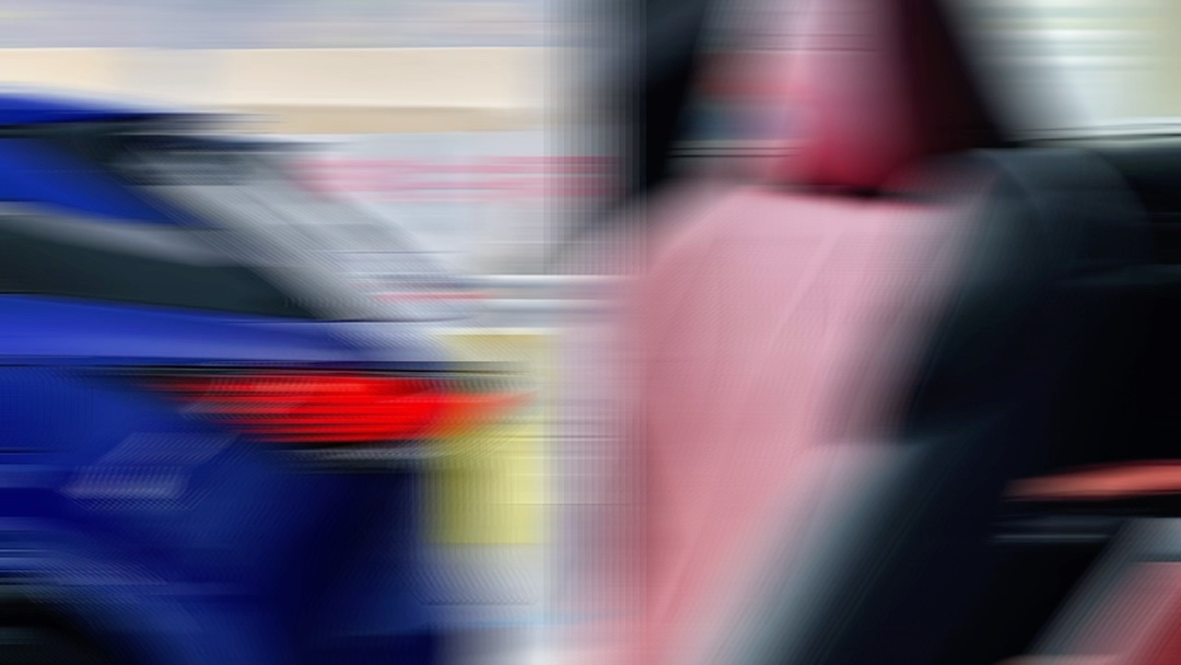 #稀缺现车推荐RX500h F-sport运动版蓝焰外观/暗玫瑰红内饰个性时尚·宽敞舒适·澎湃动力