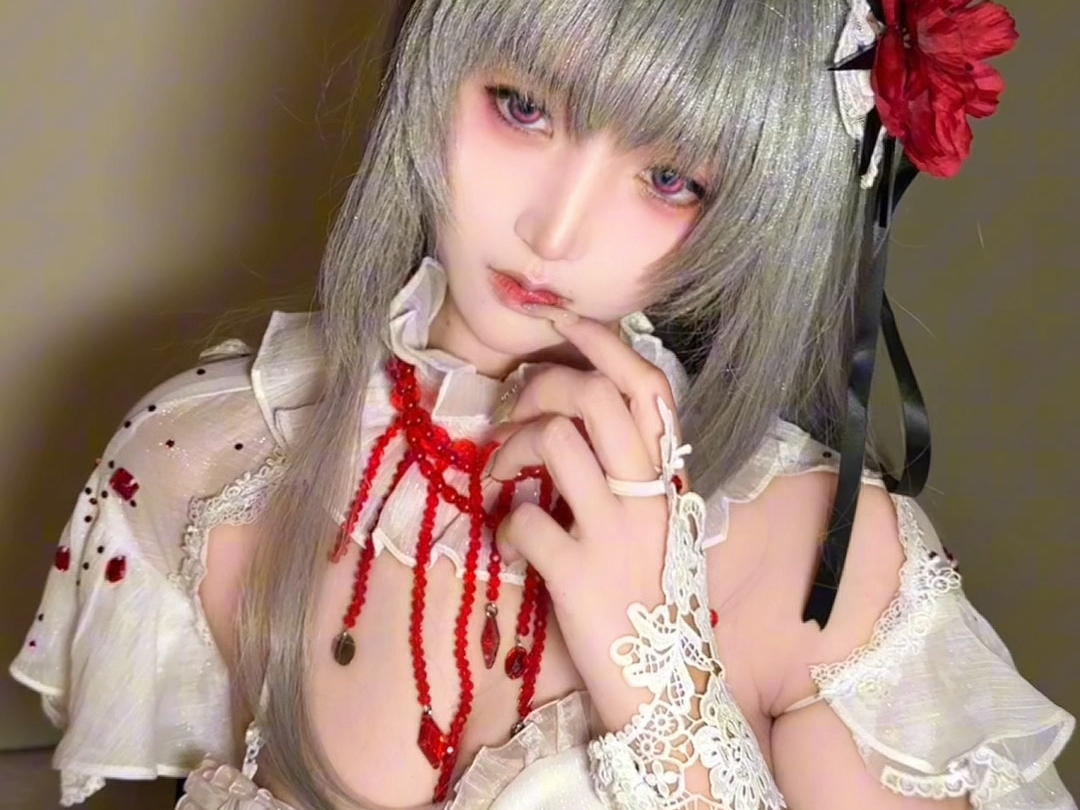 The world kissed me with pain, so I struck it with the Eighteen Dragon Subduing Palms