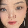 其实我化妆从来不是为了掩饰疤痕 只是用一个普通人去化妆平常心而已不管是素颜还是化妆 我都已经接受现在的自己没什么大不了我觉得我很cool 以后我相信会慢慢变好的