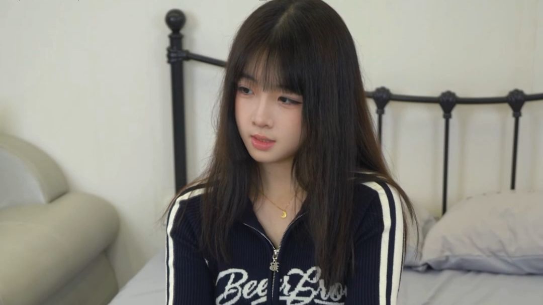 【绮梦摄影 小代】牛仔裤 白棉袜 可爱小姐姐