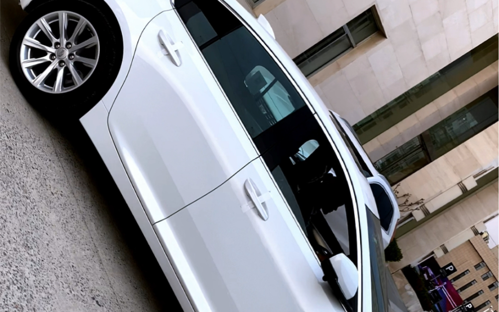 如果是你，凯迪拉克CT5你会选择白色吗？#凯迪拉克ct5 #每天推荐好车 #dou是好车