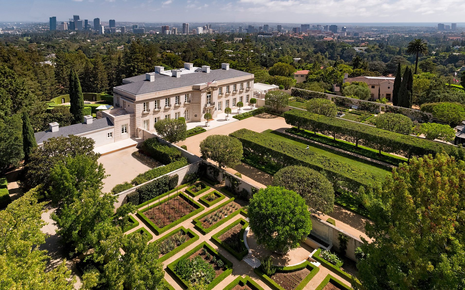 4K「Luxury Home」$88,000,000比佛利山现代海角豪宅~620 Arkell Dr, Beverly Hills-人民的鲁尼 ...