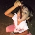 【柬埔寨乡村美食】小女孩烤蜈蚣吃，我竟然马上就去抓了条蜈蚣