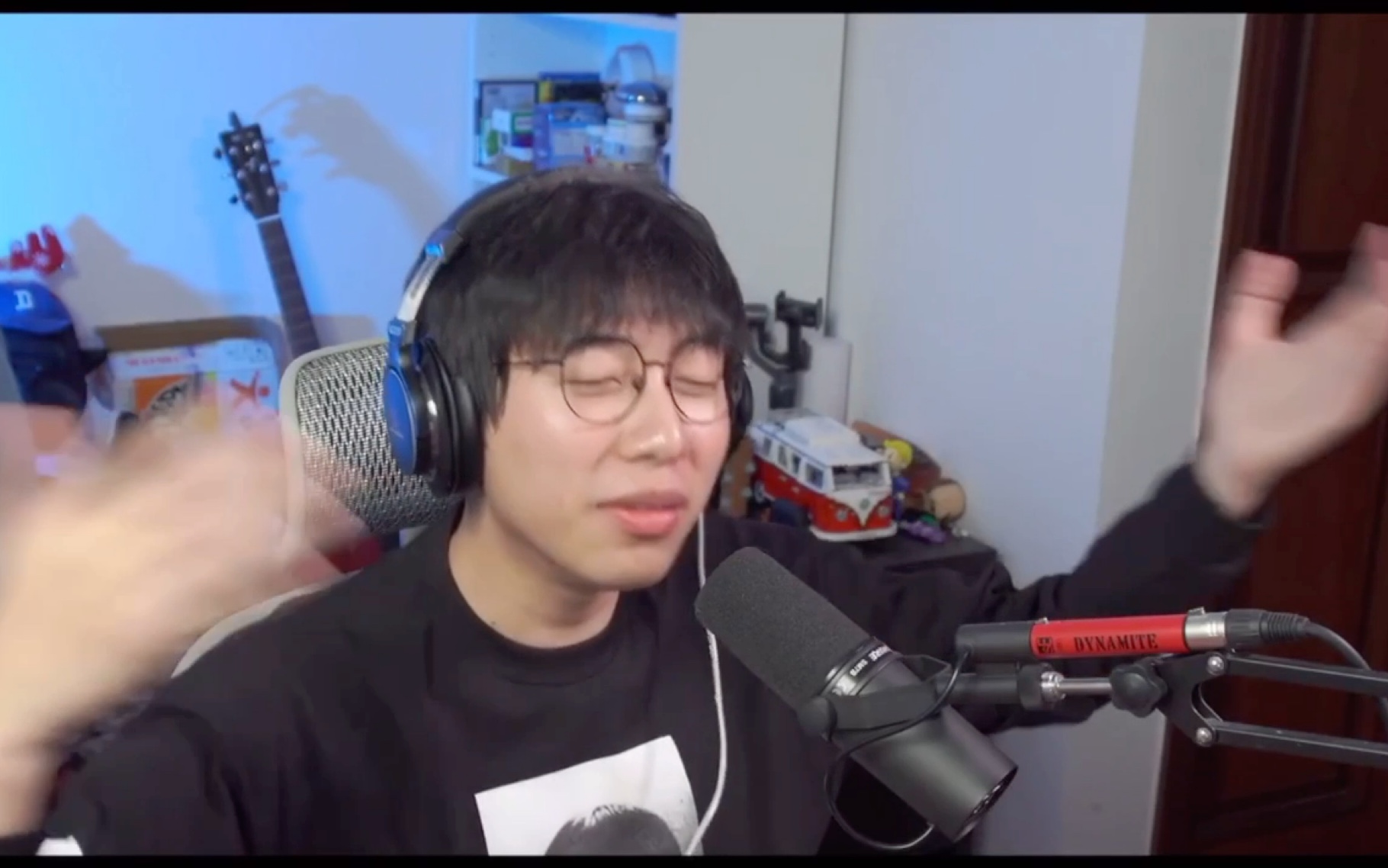可恶啊一开直播就听boy夜聊初恋中国boy怪异君talk20200308不完全录屏