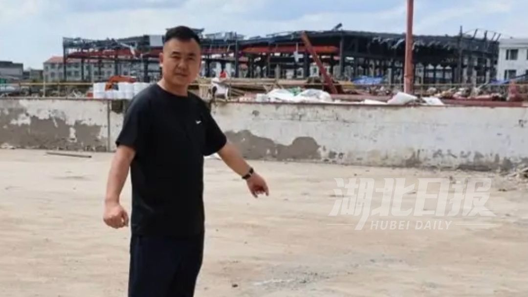罕见龙卷风突袭，他3分钟内同时失去了父母和家当
