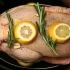 今日料理－煎香草柠檬炖鸡 美味可口吃货最爱