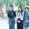 丈夫每次与妻子和影时，都会偷偷牵着其他女人的手