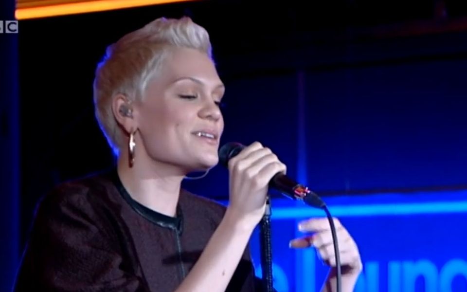 【结石姐】I Knew You Were TroubleJessie J(BBC 现场演出)哔哩哔哩bilibili