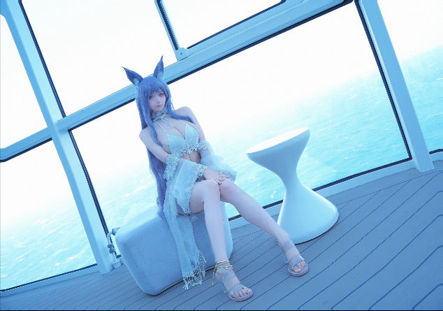 How can anyone on a cruise ship three buffets a day, bar and pool to play all the beautiful pictures so cool ah!