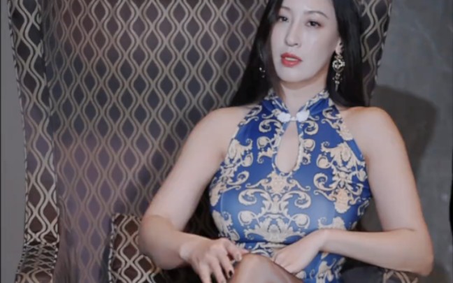 旗袍黑丝高跟老板娘