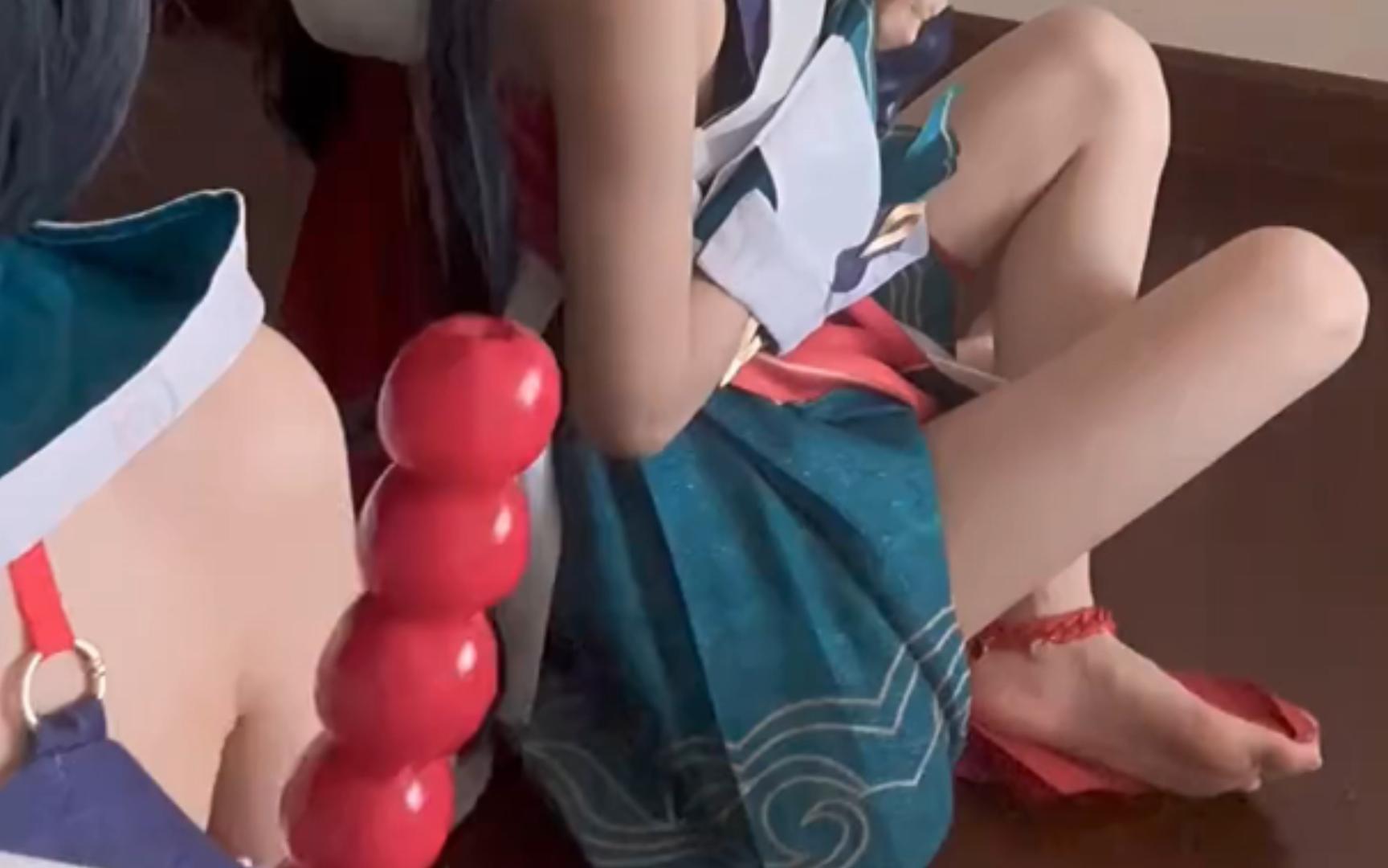 I'm buying candy canes with all my money. Star Dome Railroad Yun Li cos.