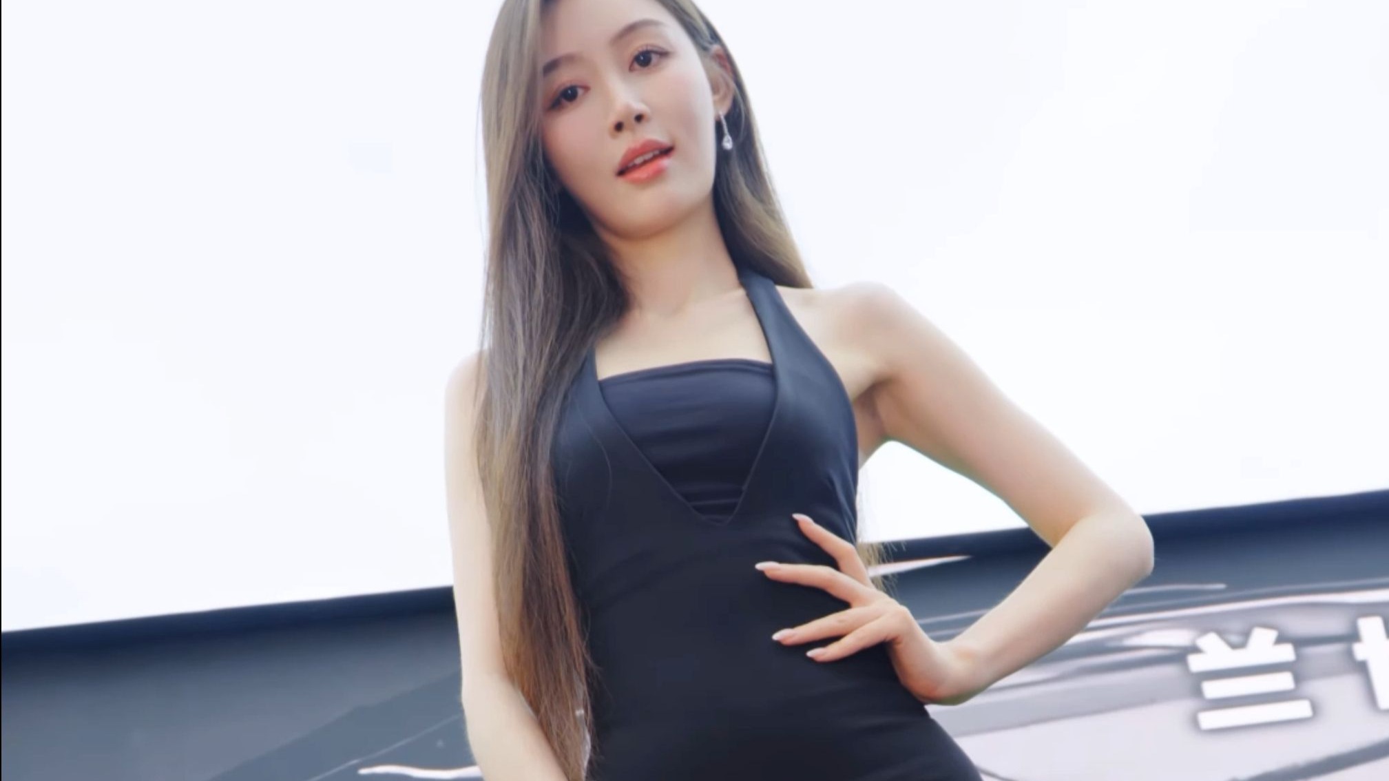 露脚趾，一字带高跟。车模敏敏，大湾区车展，4K无美颜摄影