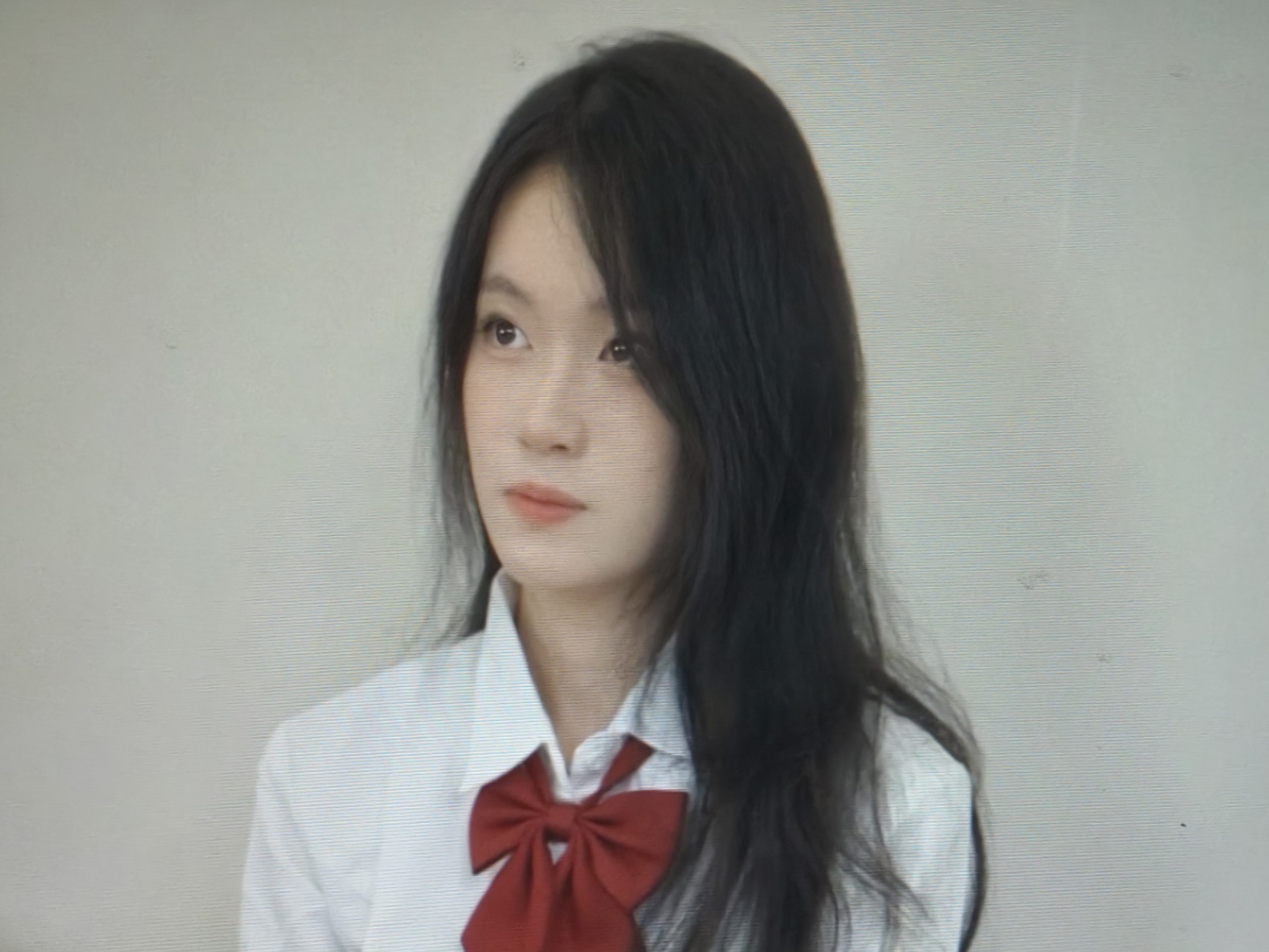 校花小艺白丝jk写真花絮完整版