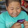 破案了，幼年虎哥是吃老坛酸菜牛肉面才变成老坛的