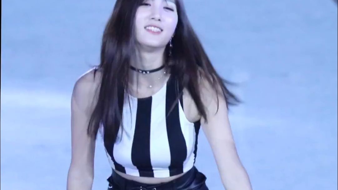 TAHITI-申智秀（皮裤-黑白条衣）-01超清