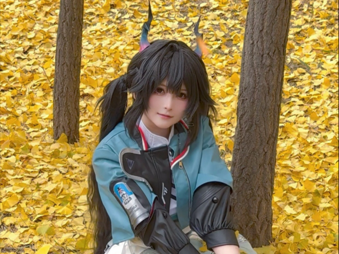 和小陈一起看银杏吧～