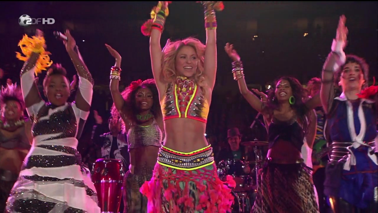 【超燃】Shakira Waka Waka (Live at World Cup Closing Ceremony)_哔哩哔哩 (゜゜