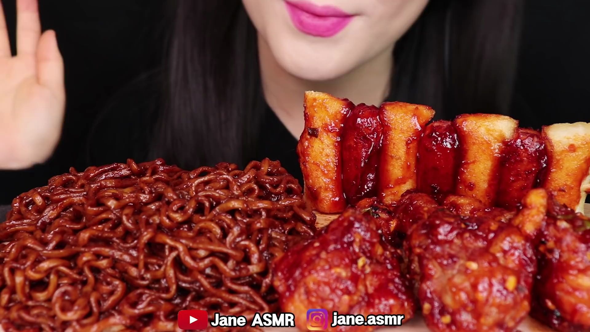 【大吃一斤 - Jane】 - 炸酱火鸡面 火鸡酱炸鸡 香辣芝士香肠串 腌萝卜块