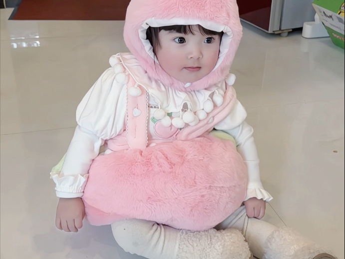 舅舅去学校了，小哭包居然没哭