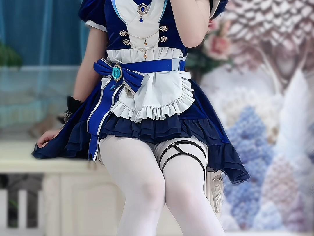 My lady is your eternal god in the ruins.