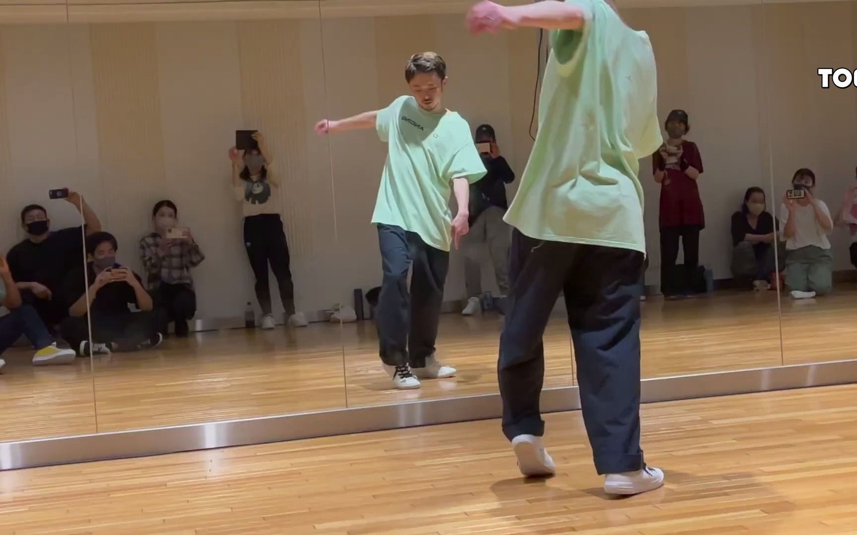 『中字 House Lesson』来自日本大神Taiki Two Step 加入Body Roll的做法，舒服飘逸！