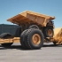 你知道运输矿用卡车的拖车有多大吗？这就是堪称运输巨型机械王者的半装载拖车