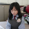 香港小学生要早起上学，单亲爸爸做好早餐，想让女儿剪刘海遭拒绝