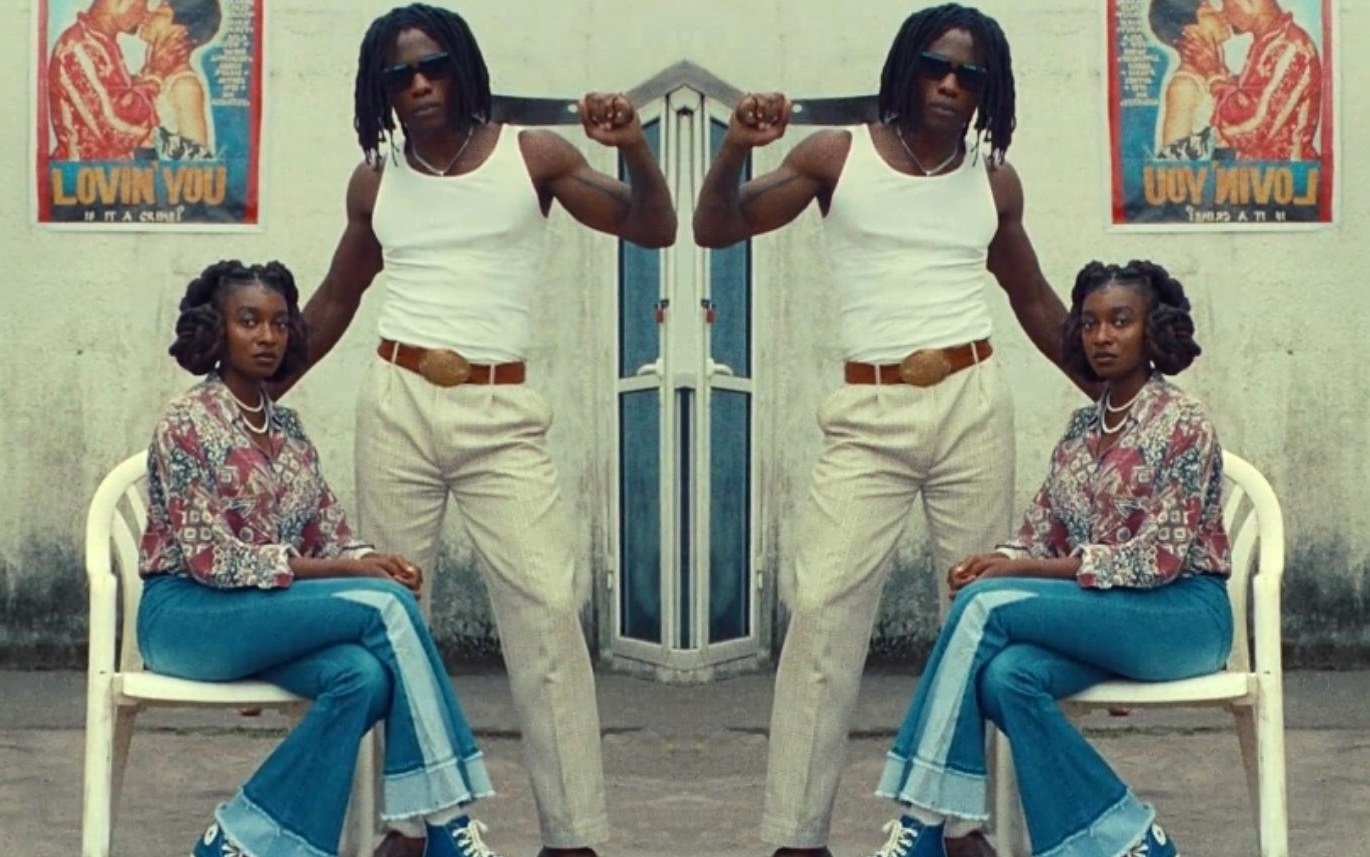 【欧美嘻哈新歌速递】Little Simz Point And Kill ft. Obongjayar（官方MV）_哔哩哔哩_bilibili